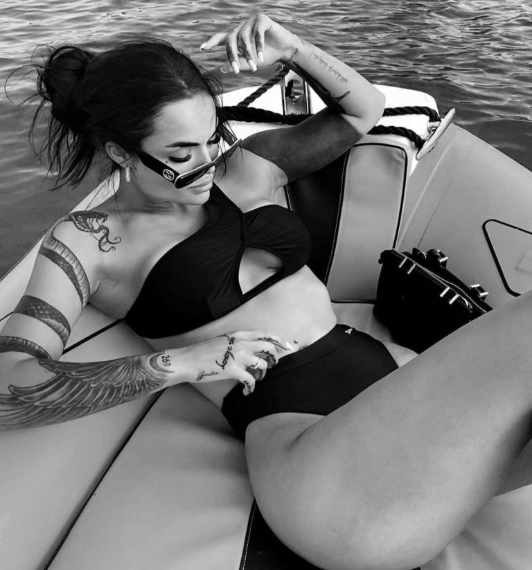 Бот чтобы раздеть девушку NakedGirls