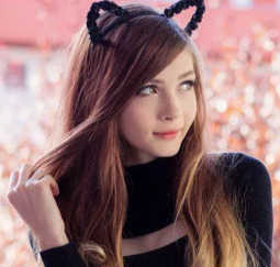 Карина Блогерша